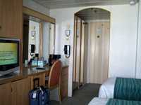 Cruise 070 room vanity area