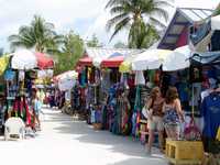 Cruise 315 Coco Cay Straw Market